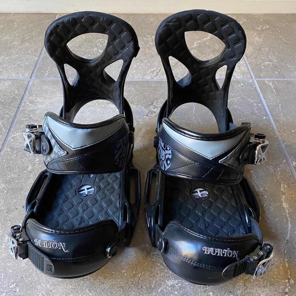 SOLD! Burton Stiletto EST bindings (Med)